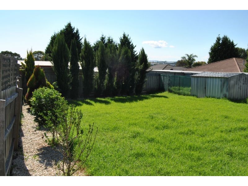 102 Oaktree Drive, Hampton Park VIC 3976