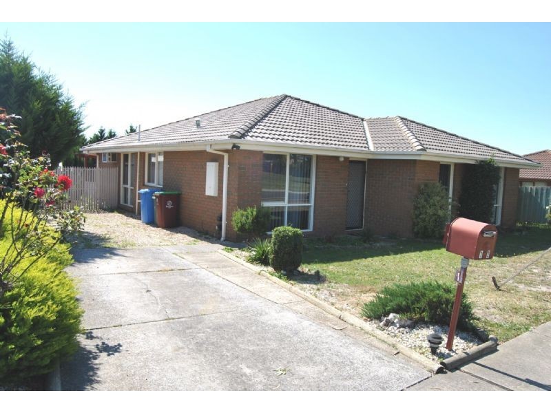 102 Oaktree Drive, Hampton Park VIC 3976