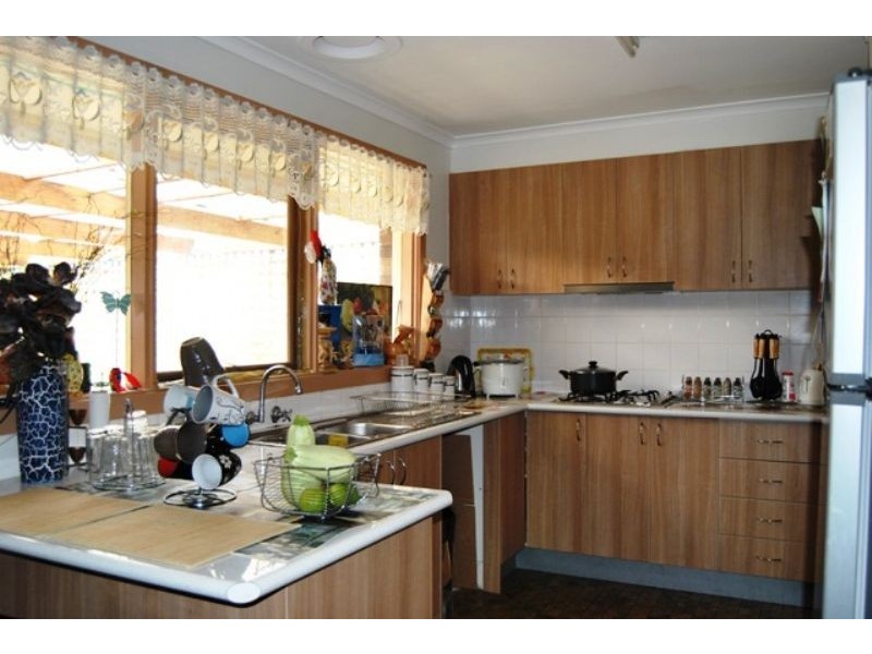 11 Somerville Road, Hampton Park VIC 3976