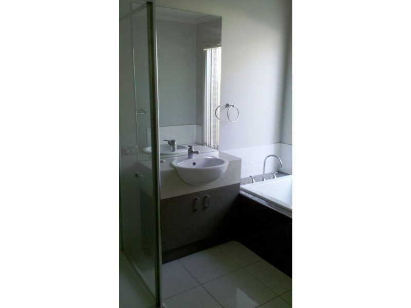 12 Aisbett Close, Lynbrook VIC 3975