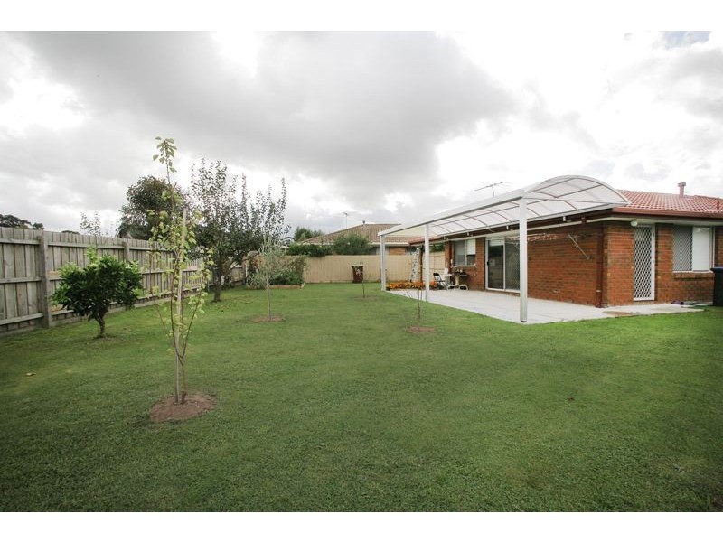 4 Karen Close, Narre Warren South VIC 3805