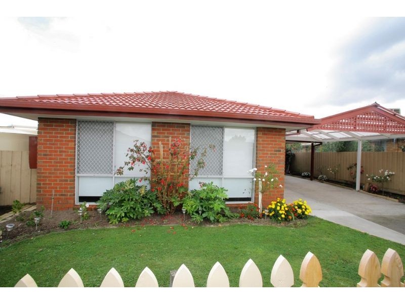 4 Karen Close, Narre Warren South VIC 3805