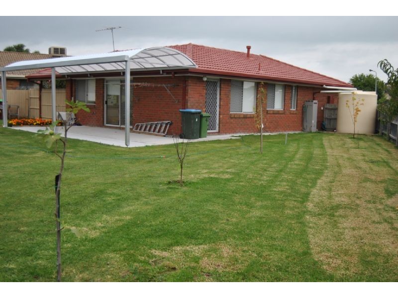 4 Karen Close, Narre Warren South VIC 3805