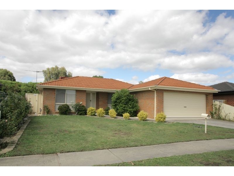 82 The Parkway, Hampton Park VIC 3976