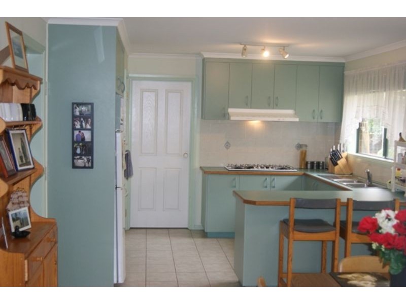 12 Fleming Terrace, Pakenham VIC 3810