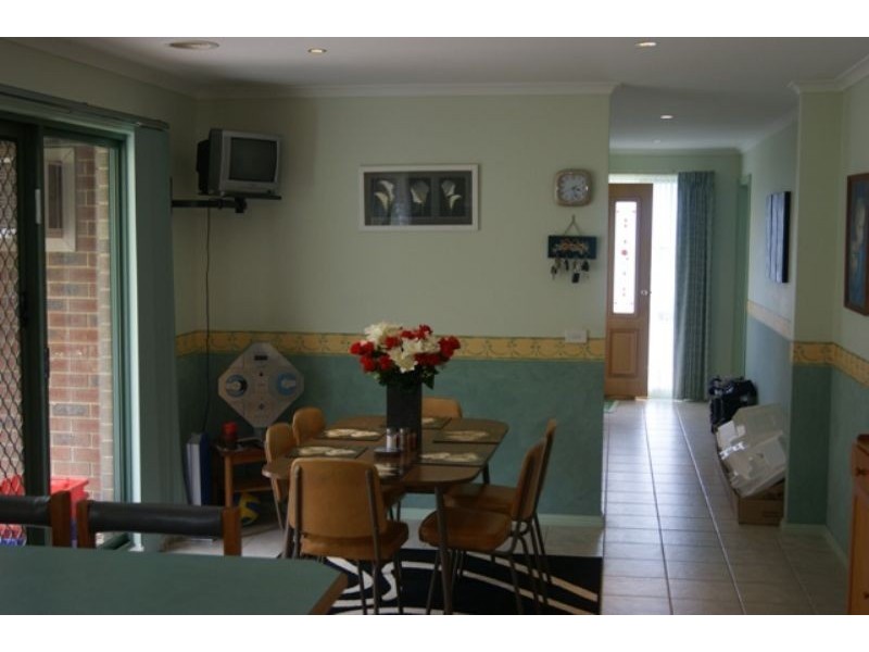 12 Fleming Terrace, Pakenham VIC 3810