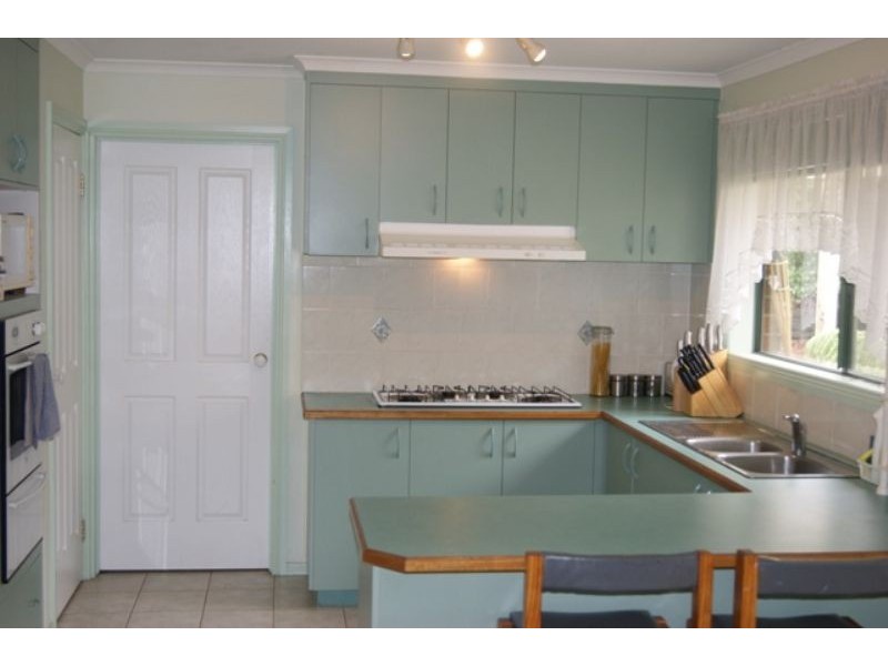 12 Fleming Terrace, Pakenham VIC 3810