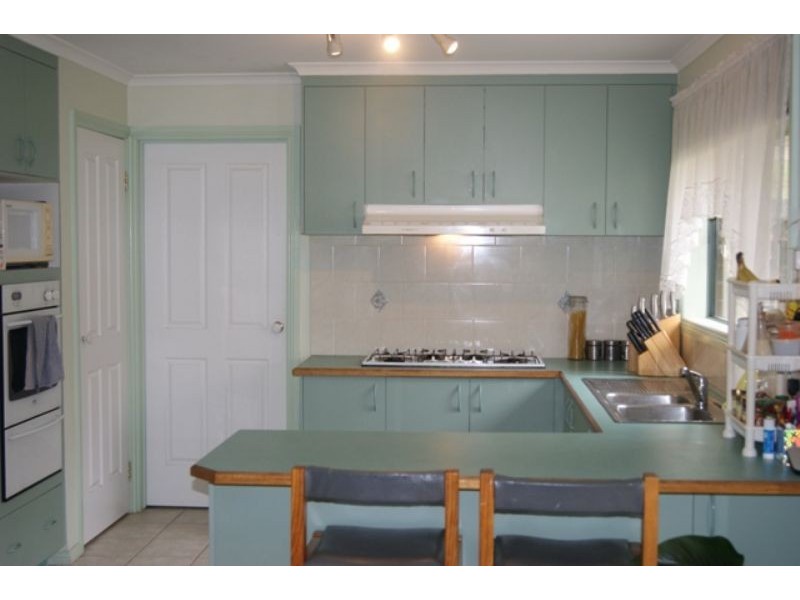 12 Fleming Terrace, Pakenham VIC 3810