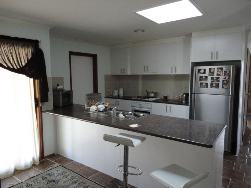 48 Huntington Drive, Hampton Park VIC 3976