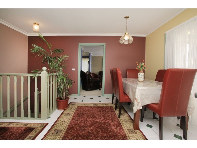 1/6 Kensington Court, Hampton Park VIC 3976