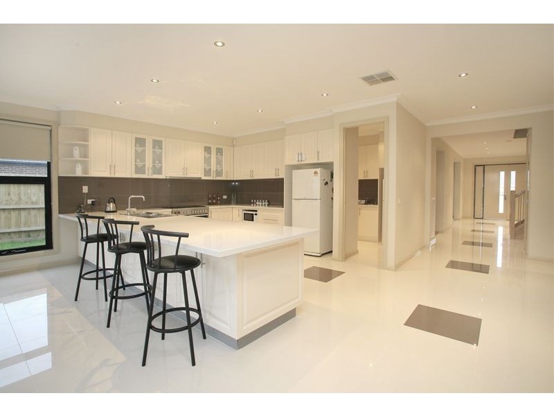 7 Sedgwick Court, Lynbrook VIC 3975