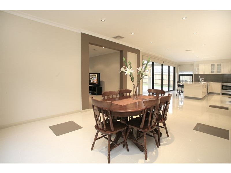 7 Sedgwick Court, Lynbrook VIC 3975