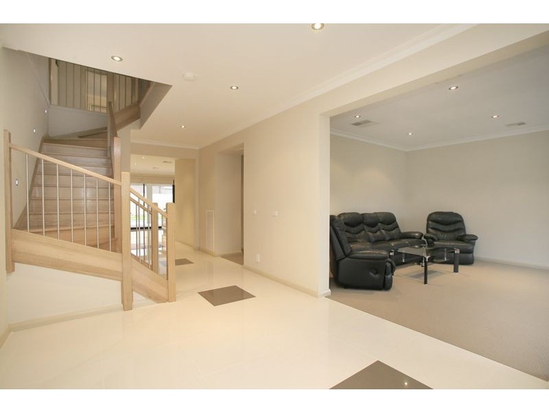 7 Sedgwick Court, Lynbrook VIC 3975