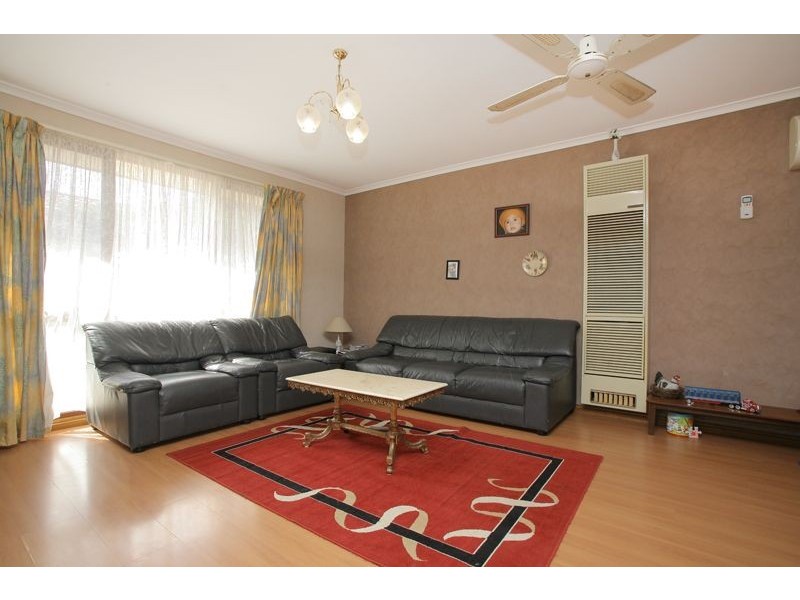 16 Hazeldean Court, Hampton Park VIC 3976