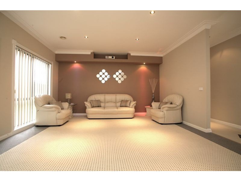 18 Hopegood Place, Lynbrook VIC 3975