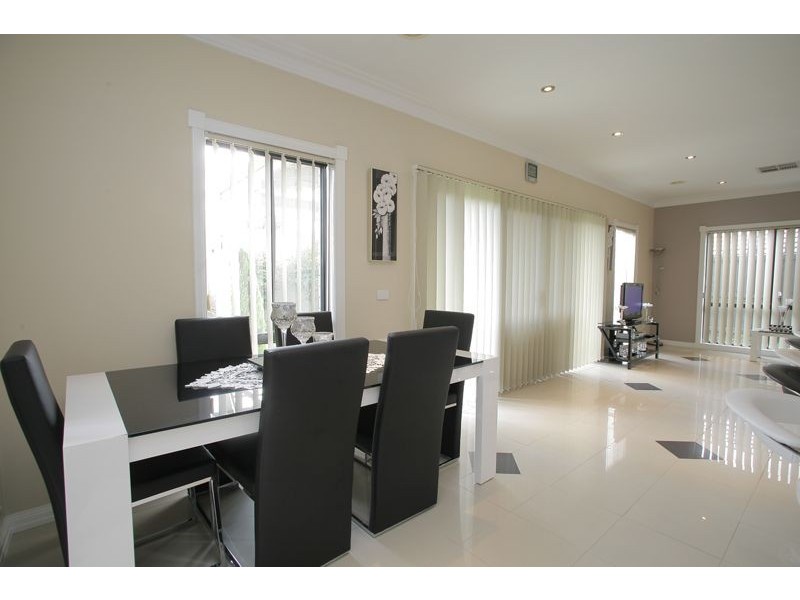 18 Hopegood Place, Lynbrook VIC 3975