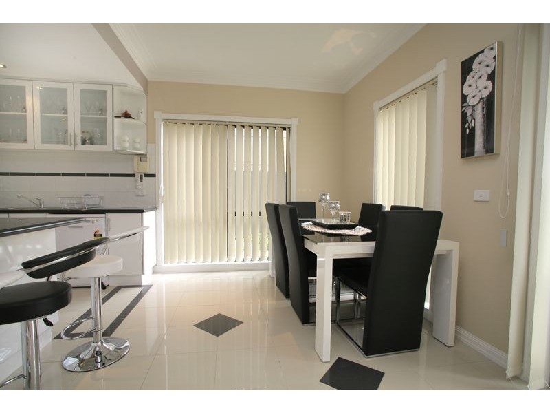 18 Hopegood Place, Lynbrook VIC 3975