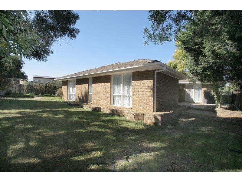 2 Erin Court, Hampton Park VIC 3976