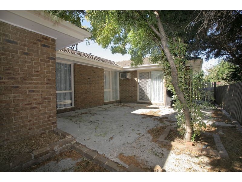 2 Erin Court, Hampton Park VIC 3976