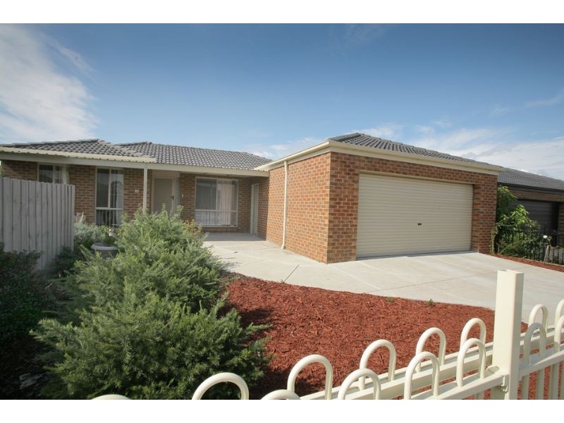 10 Elpara Way, Hampton Park VIC 3976