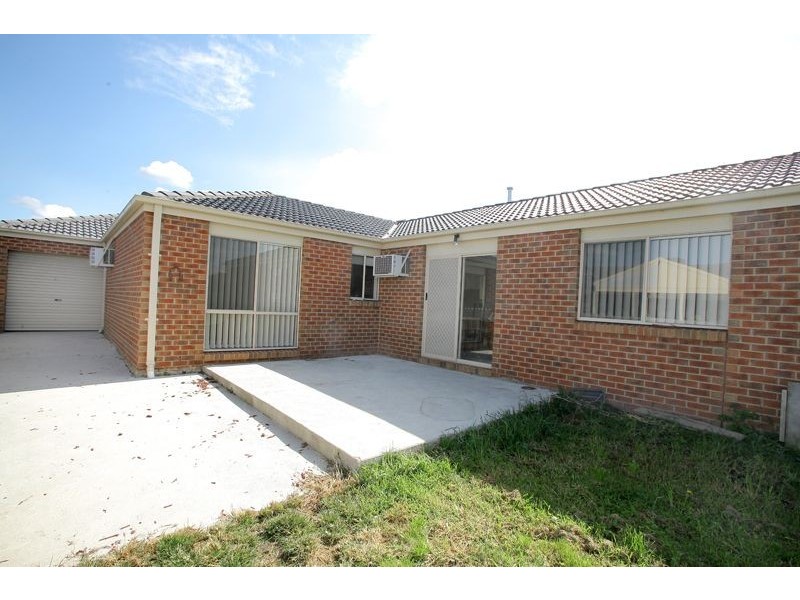 10 Elpara Way, Hampton Park VIC 3976