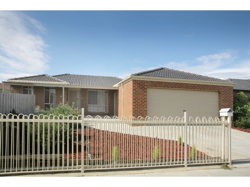 10 Elpara Way, Hampton Park VIC 3976