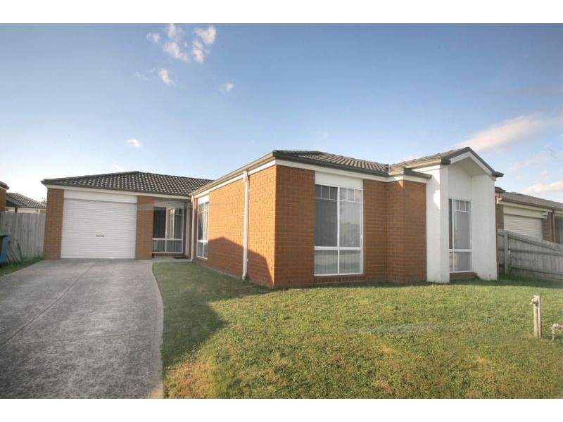 8 Karoonda Way, Hampton Park VIC 3976