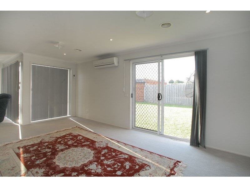 8 Karoonda Way, Hampton Park VIC 3976