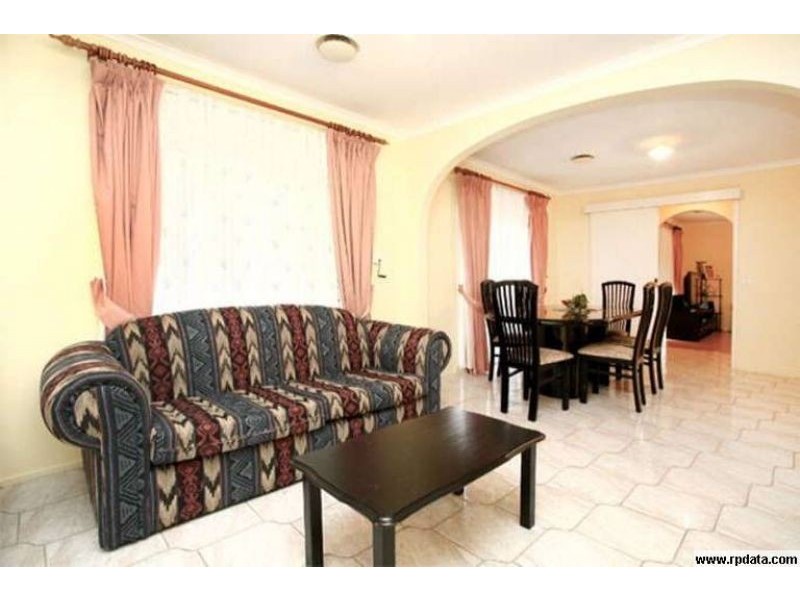 71 Hinrichsen Drive, Hallam VIC 3803