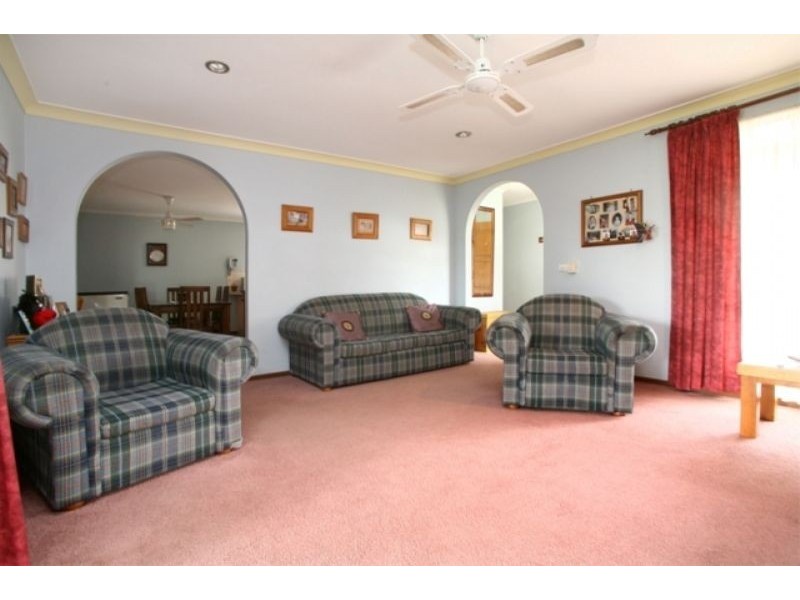 79 Springfield Crescent, Hampton Park VIC 3976