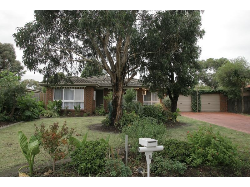 8 Manning Close, Hampton Park VIC 3976