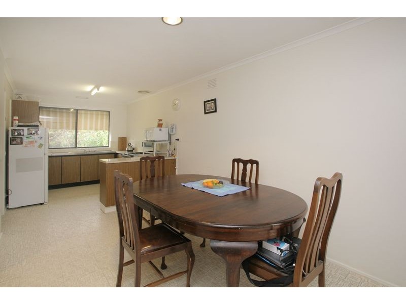 8 Manning Close, Hampton Park VIC 3976