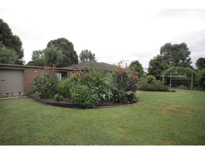 8 Manning Close, Hampton Park VIC 3976