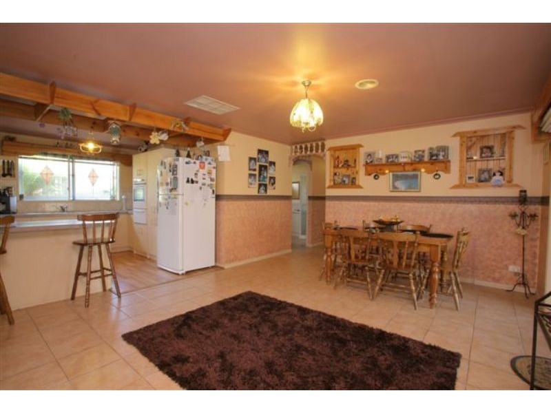 19 Ironbark Close, Hampton Park VIC 3976