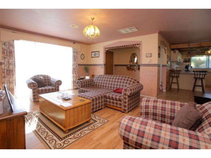 19 Ironbark Close, Hampton Park VIC 3976