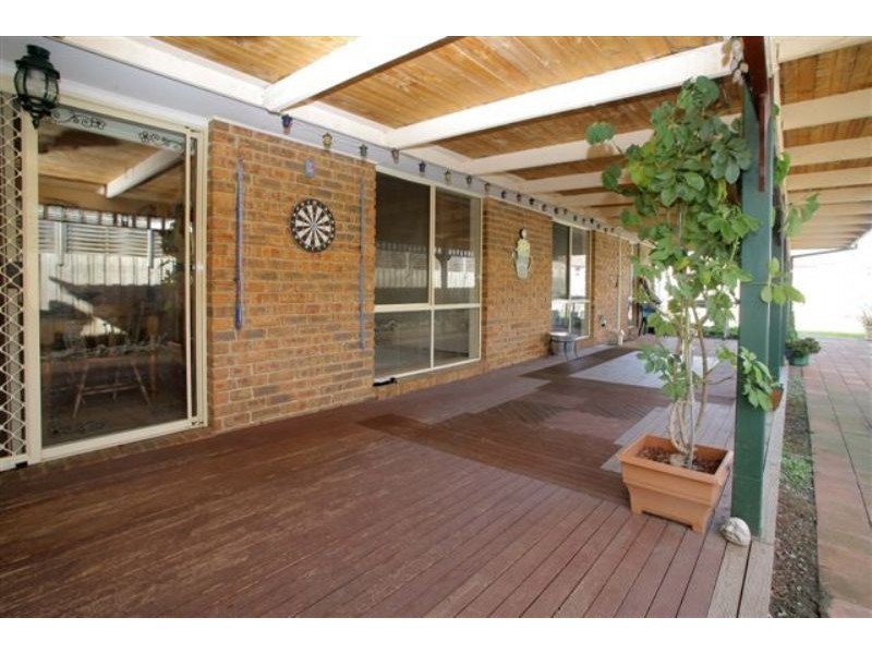 19 Ironbark Close, Hampton Park VIC 3976