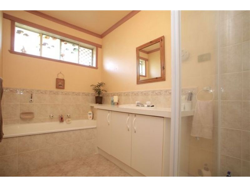 19 Ironbark Close, Hampton Park VIC 3976