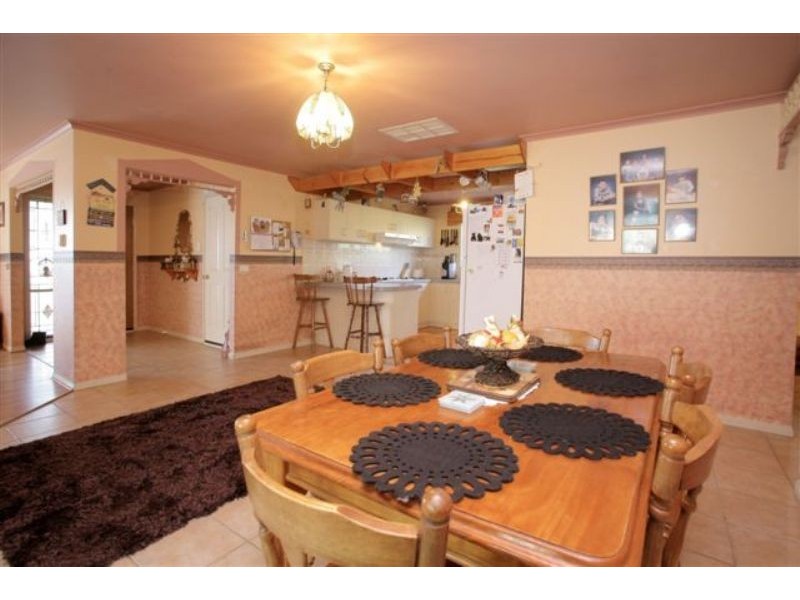 19 Ironbark Close, Hampton Park VIC 3976