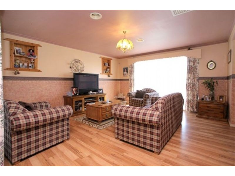 19 Ironbark Close, Hampton Park VIC 3976