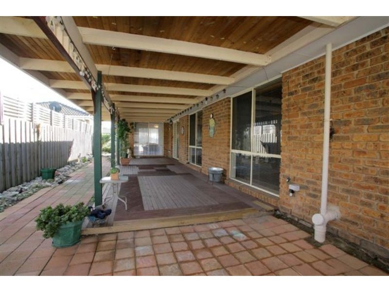 19 Ironbark Close, Hampton Park VIC 3976