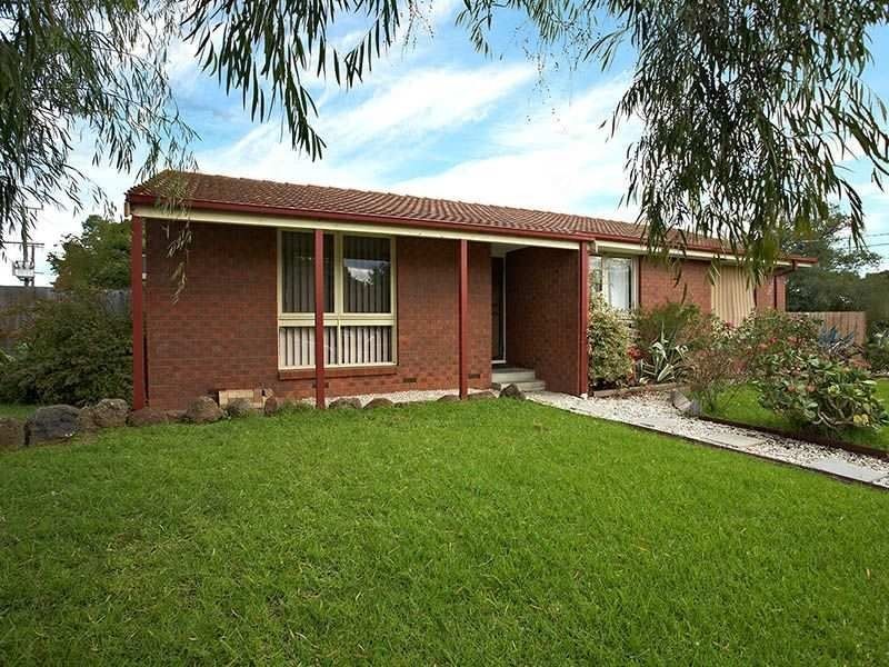 35 Wallace Road, Cranbourne VIC 3977
