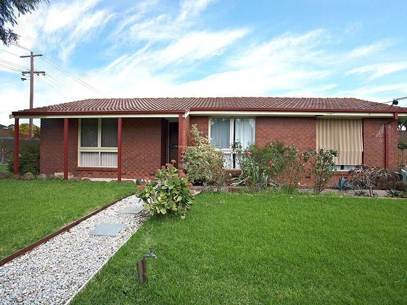 35 Wallace Road, Cranbourne VIC 3977