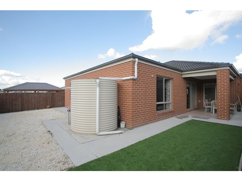 8 Wodalla Place, Lyndhurst VIC 3975