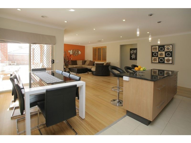 8 Wodalla Place, Lyndhurst VIC 3975