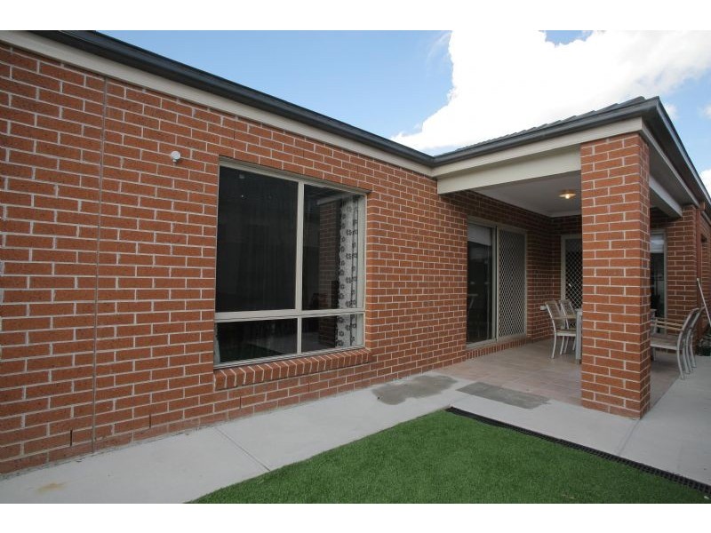 8 Wodalla Place, Lyndhurst VIC 3975