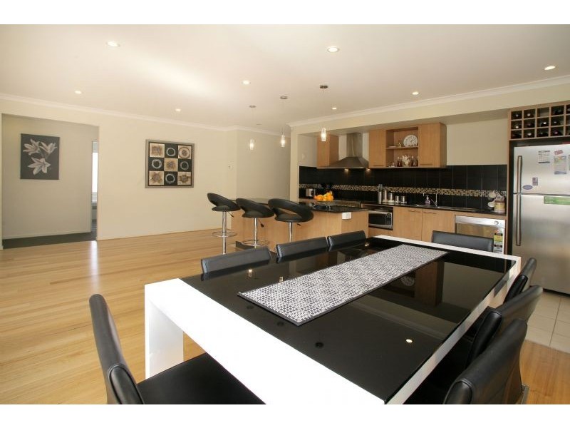 8 Wodalla Place, Lyndhurst VIC 3975