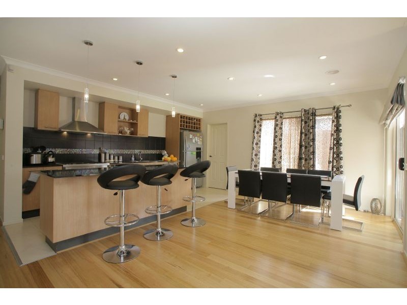 8 Wodalla Place, Lyndhurst VIC 3975