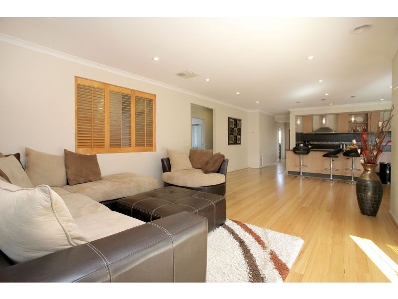 8 Wodalla Place, Lyndhurst VIC 3975