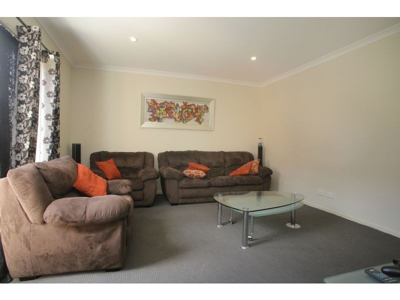 8 Wodalla Place, Lyndhurst VIC 3975