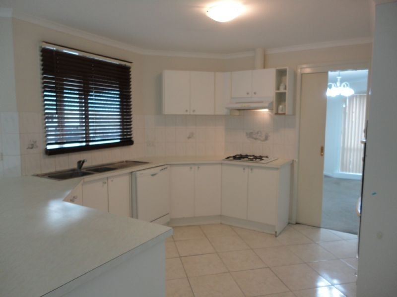 28 Gull Way, Narre Warren South VIC 3805